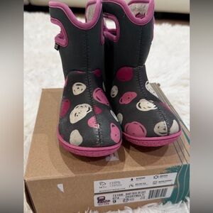 Bogs boots toddler Sz 9 waterproof and weatherproof